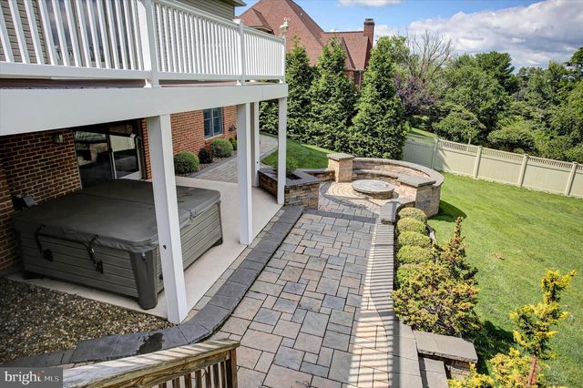 11067 WEATHERSTONE DR, Waynesboro, PA 17268