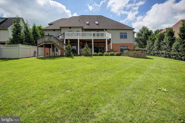 11067 WEATHERSTONE DR, Waynesboro, PA 17268