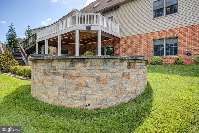 11067 WEATHERSTONE DR, Waynesboro, PA 17268