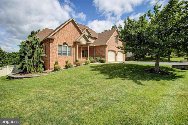 11067 WEATHERSTONE DR, Waynesboro, PA 17268