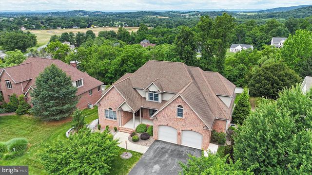 11067 WEATHERSTONE DR, Waynesboro, PA 17268