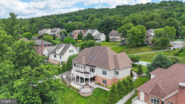 11067 WEATHERSTONE DR, Waynesboro, PA 17268