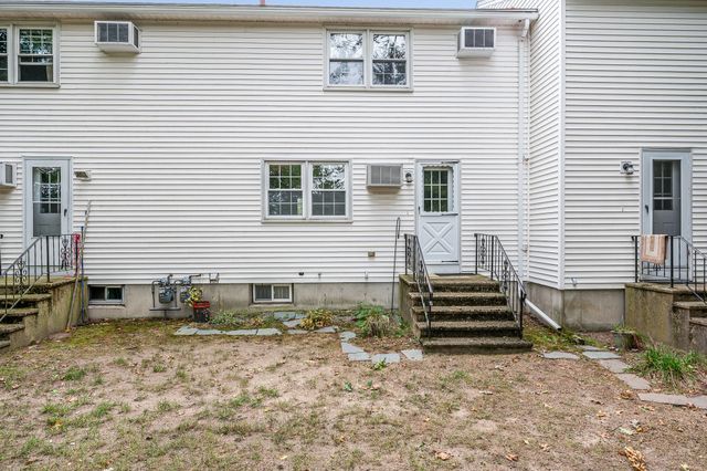 25 Oak St D, Methuen, MA 01844