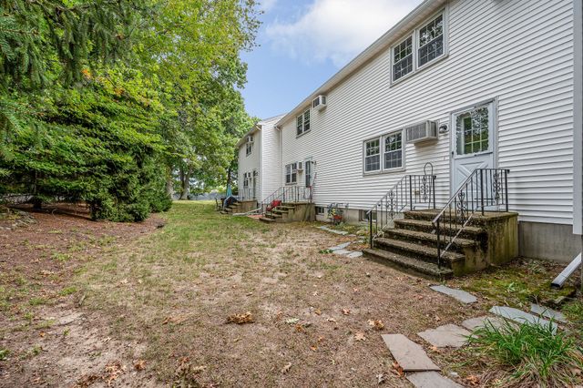 25 Oak St D, Methuen, MA 01844