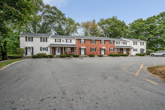 25 Oak St D, Methuen, MA 01844