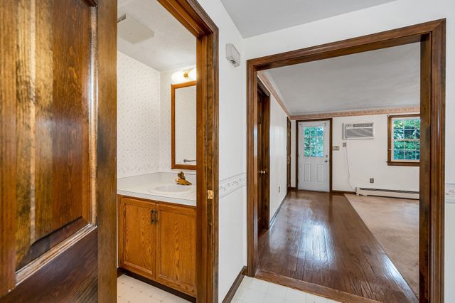 25 Oak St D, Methuen, MA 01844