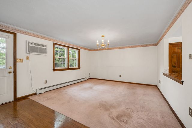 25 Oak St D, Methuen, MA 01844