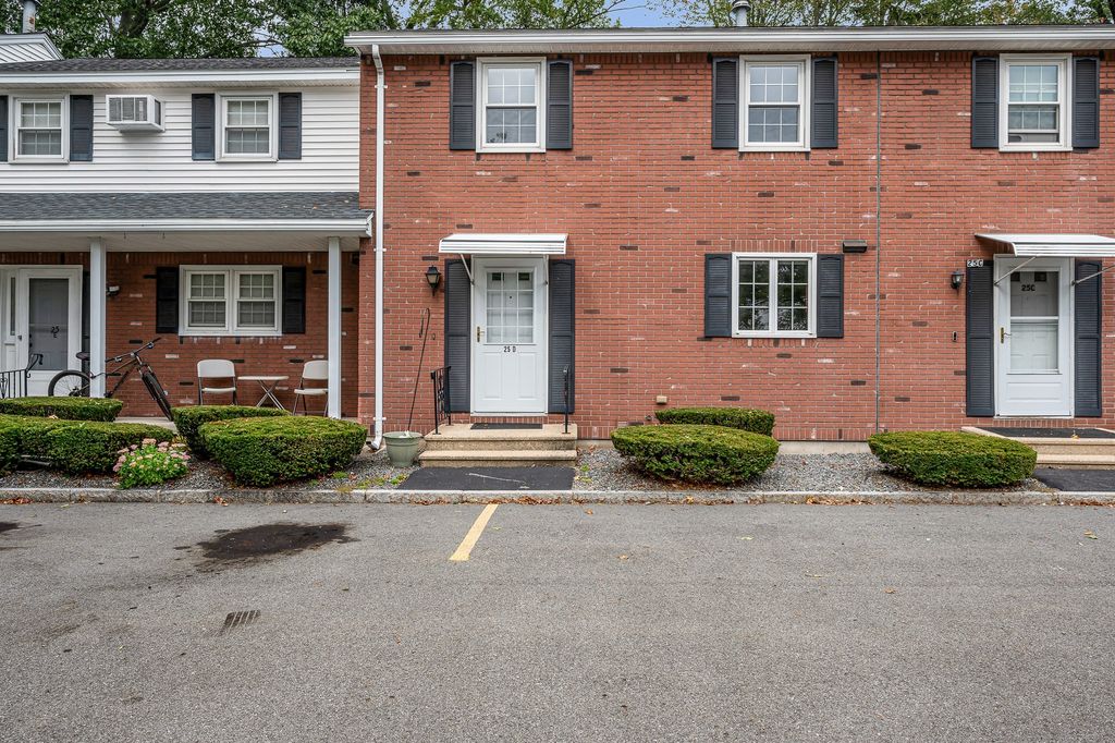 25 Oak St D, Methuen, MA 01844