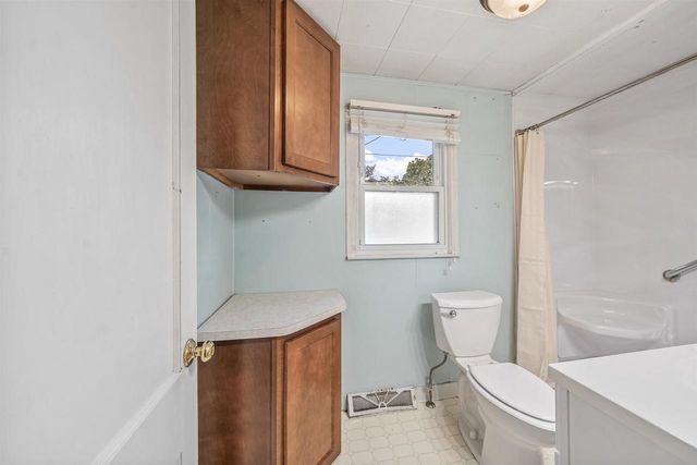 1722 W MURDOCK AVENUE, Oshkosh, WI 54901