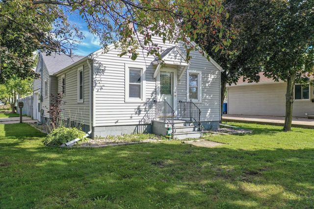 1722 W MURDOCK AVENUE, Oshkosh, WI 54901