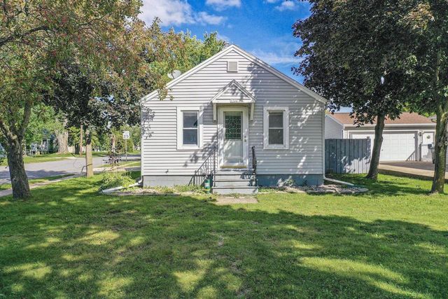 1722 W MURDOCK AVENUE, Oshkosh, WI 54901