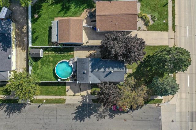 1722 W MURDOCK AVENUE, Oshkosh, WI 54901