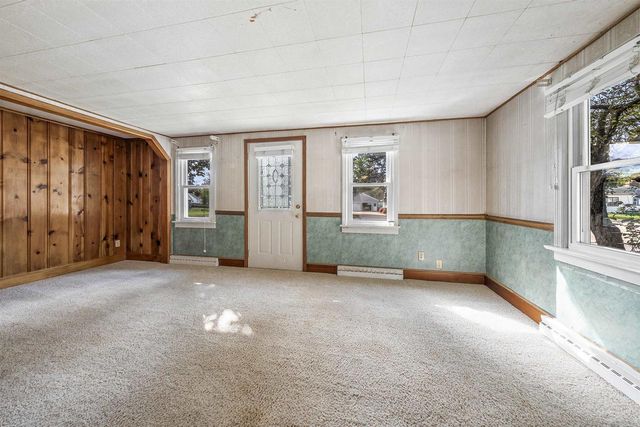 1722 W MURDOCK AVENUE, Oshkosh, WI 54901