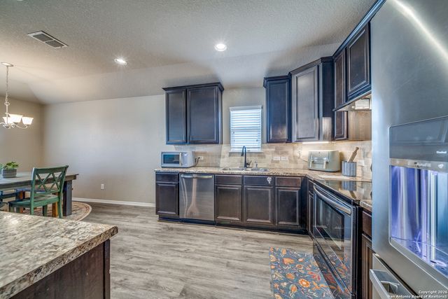 7211 marina del rey, Converse, TX 78109