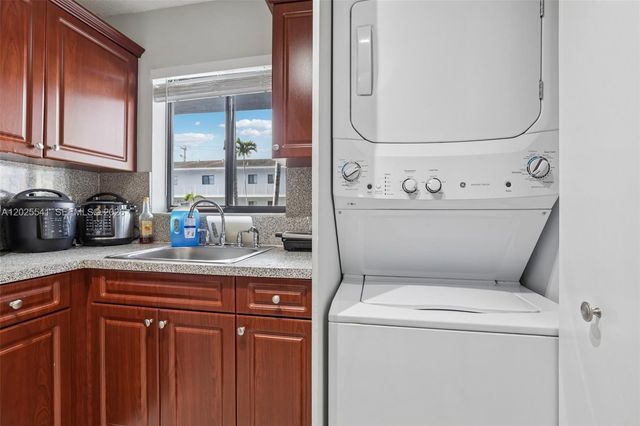 6041 W 24th Avenue B103, Hialeah, FL 33016