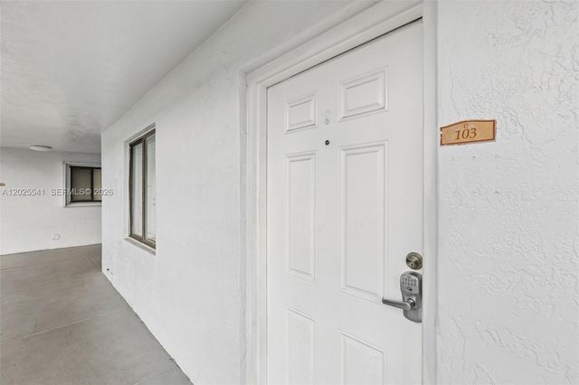 6041 W 24th Avenue B103, Hialeah, FL 33016