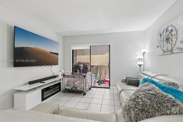 6041 W 24th Avenue B103, Hialeah, FL 33016