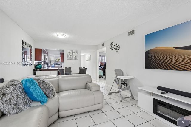 6041 W 24th Avenue B103, Hialeah, FL 33016