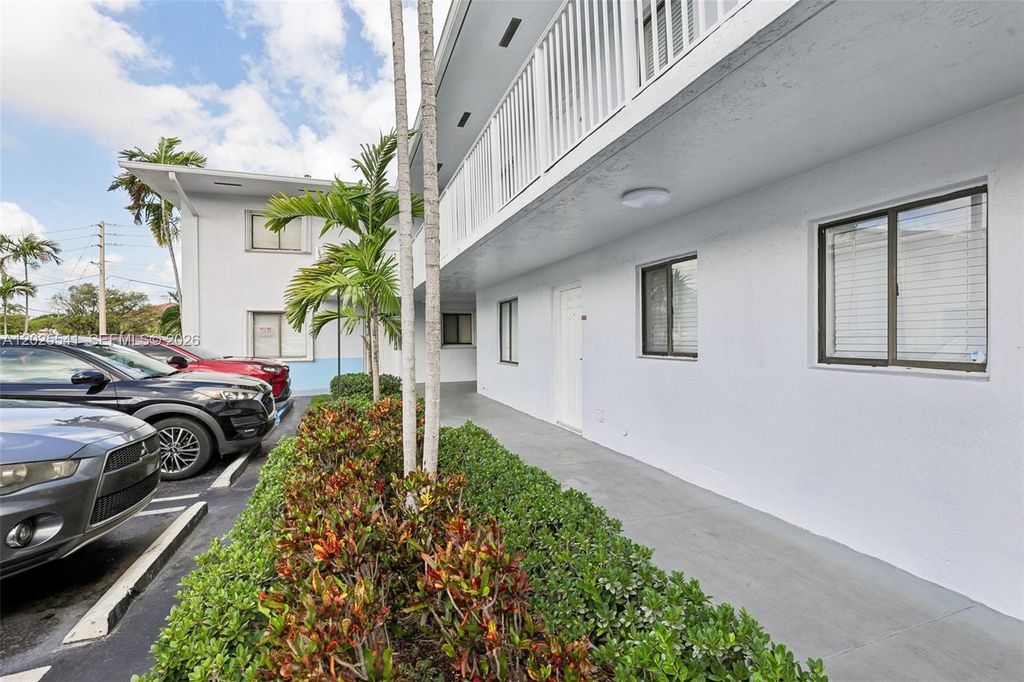 6041 W 24th Avenue B103, Hialeah, FL 33016