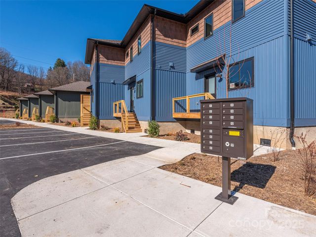 20 Leap Frog Park, Waynesville, NC 28786