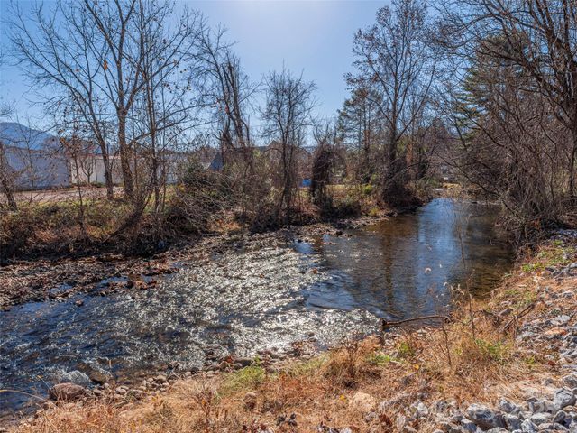 20 Leap Frog Park, Waynesville, NC 28786