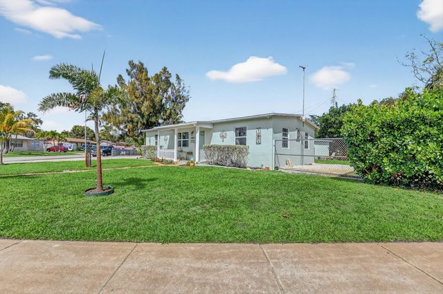 4700 NE 1st Terrace, Deerfield Beach, FL 33064