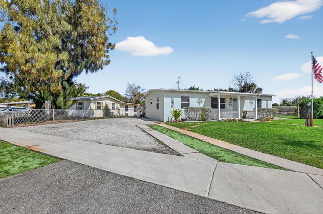 4700 NE 1st Terrace, Deerfield Beach, FL 33064