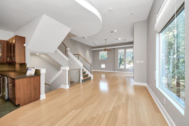 1610 Calumet Street, Houston, TX 77004