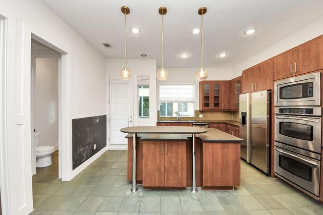 1610 Calumet Street, Houston, TX 77004