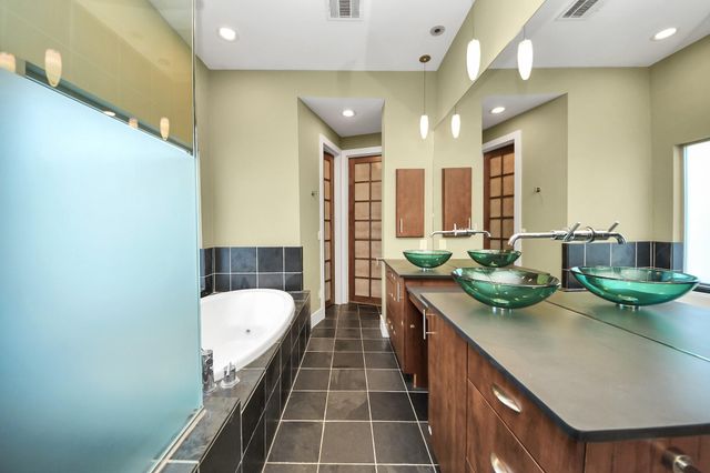 1610 Calumet Street, Houston, TX 77004