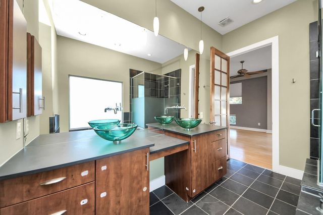 1610 Calumet Street, Houston, TX 77004