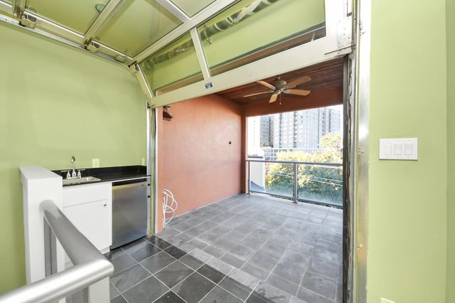 1610 Calumet Street, Houston, TX 77004