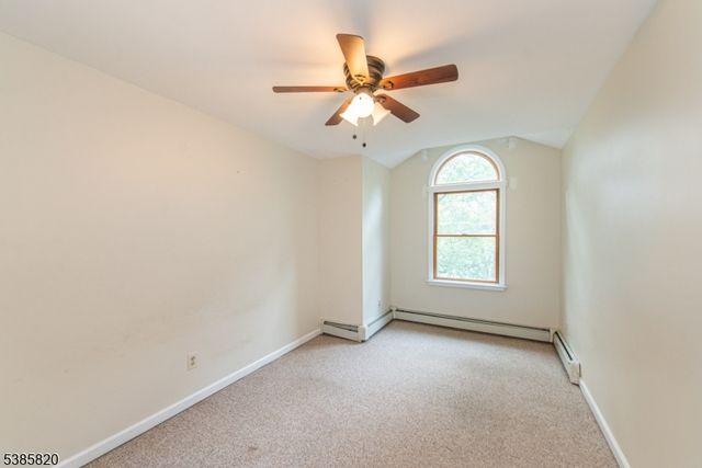40 Castle Rock Rd, Jefferson Twp., NJ 07849
