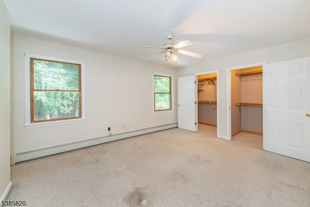 40 Castle Rock Rd, Jefferson Twp., NJ 07849