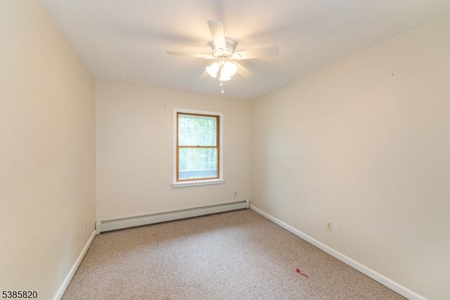 40 Castle Rock Rd, Jefferson Twp., NJ 07849