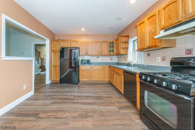 40 Castle Rock Rd, Jefferson Twp., NJ 07849