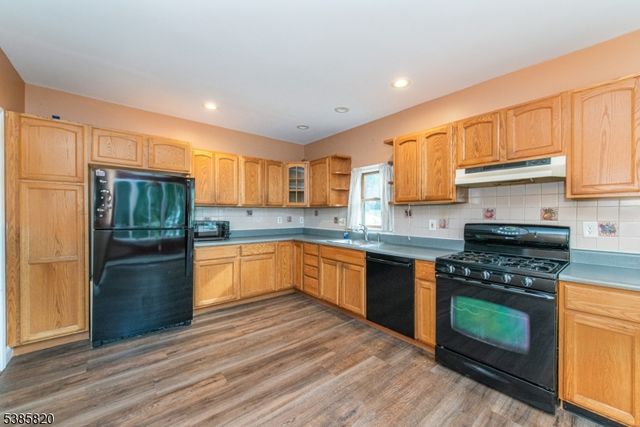 40 Castle Rock Rd, Jefferson Twp., NJ 07849