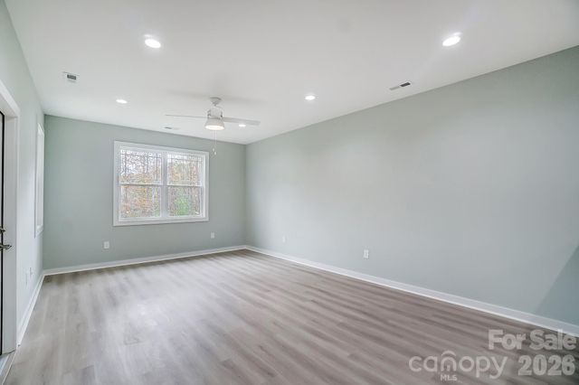 2866 15th Avenue Place SE, Hickory, NC 28602