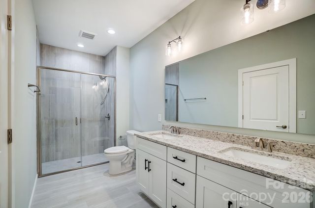 2866 15th Avenue Place SE, Hickory, NC 28602