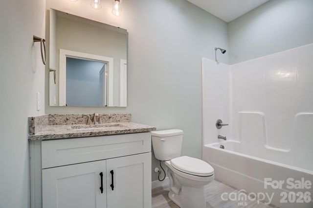 2866 15th Avenue Place SE, Hickory, NC 28602