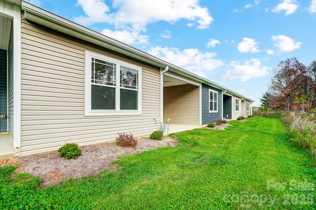 2866 15th Avenue Place SE, Hickory, NC 28602