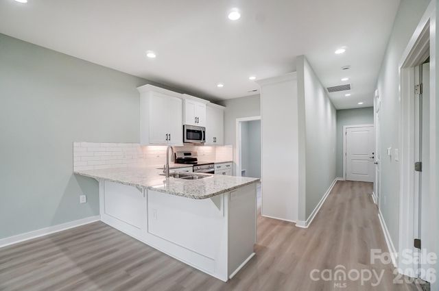 2866 15th Avenue Place SE, Hickory, NC 28602