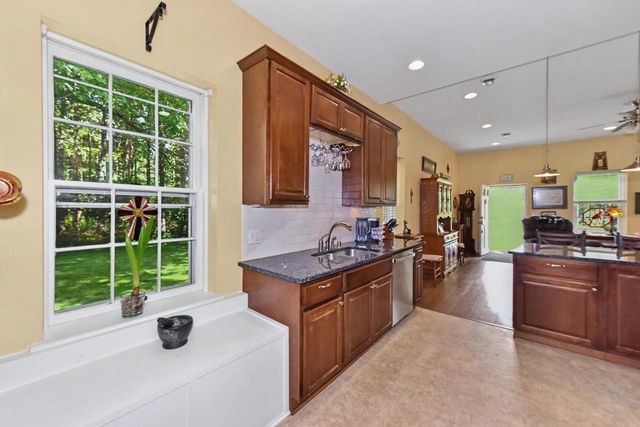1123 S Utica ROAD, Summit, WI 53066