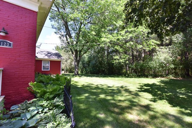 1123 S Utica ROAD, Summit, WI 53066