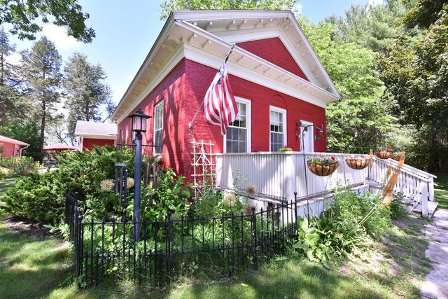 1123 S Utica ROAD, Summit, WI 53066