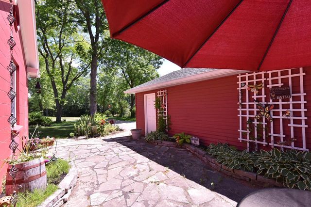 1123 S Utica ROAD, Summit, WI 53066