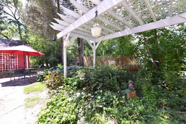 1123 S Utica ROAD, Summit, WI 53066