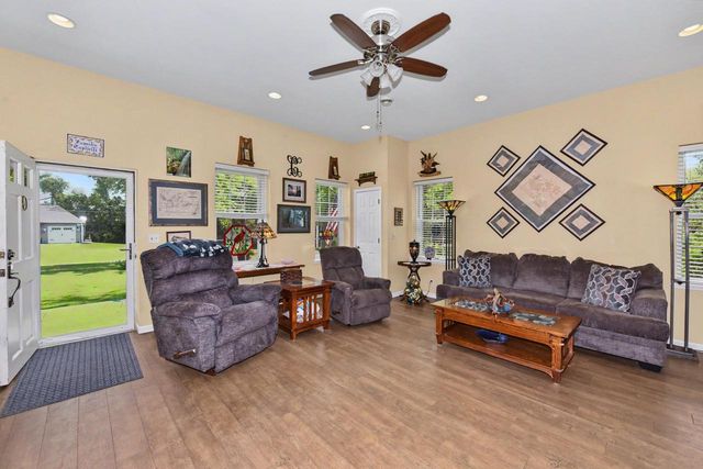 1123 S Utica ROAD, Summit, WI 53066