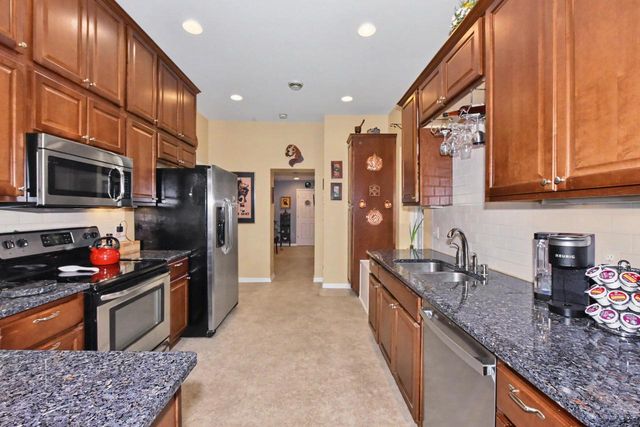 1123 S Utica ROAD, Summit, WI 53066