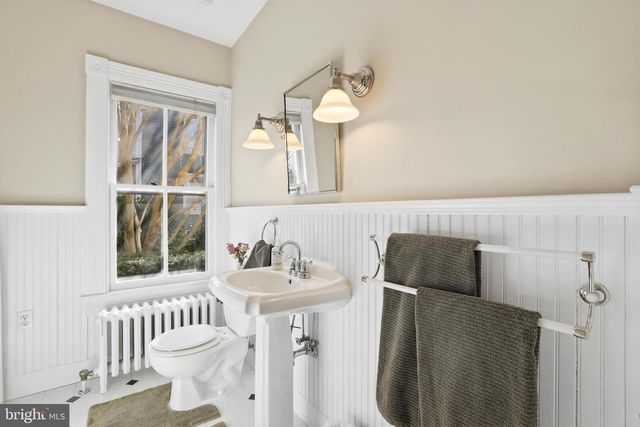 301 E MAIN ST, Purcellville, VA 20132